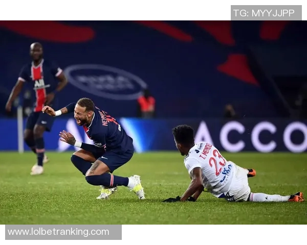 意甲激战巴黎圣日耳曼绝杀多特蒙德全场沸腾战术解析与精彩瞬间回顾