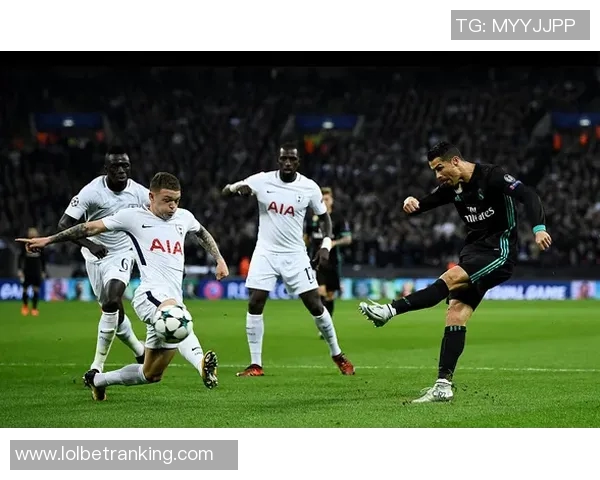 英超激战：皇马险胜热刺乌龙球成比赛转折点分析